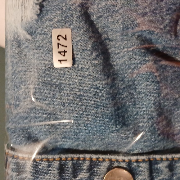 Rue 21  Distressed Denim Shirt Jacket Medium Wash Ripped Frayed Hem Shacket - Picture 13 of 13